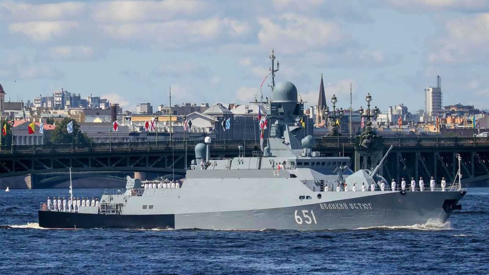 أوكرانيا تعلن ضرب سفن روسية عسكرية في بحر قزوين