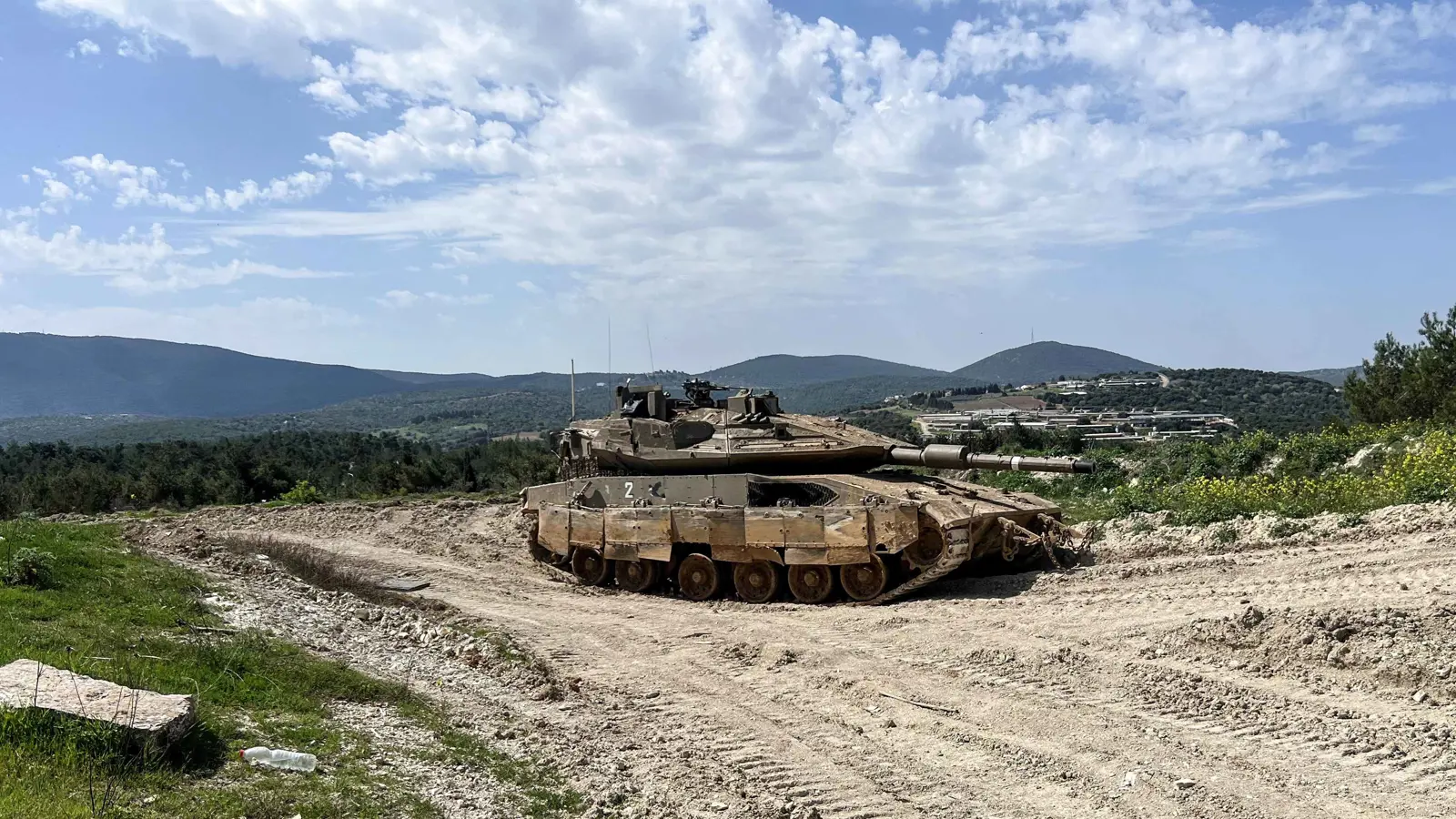 نزع "سلاح حزب الله".. اللبنانيون يترقبون بحذر انتهاء مهلة ترامب