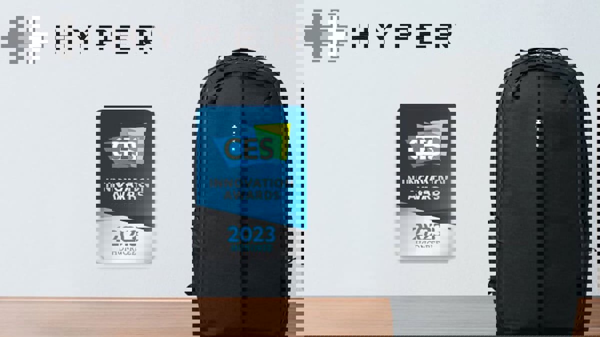 حقيبة ذكية مزودة بوحدة تتبع وشاحن MagSafe من أبل
