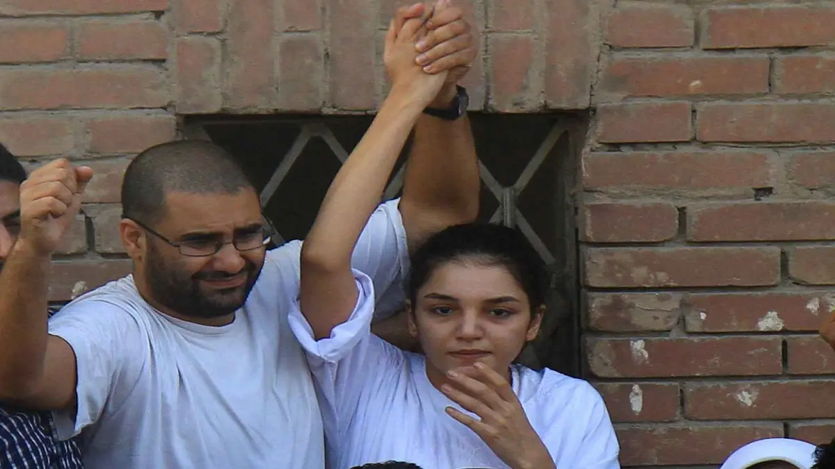محاكمة شقيقة الناشط علاء عبدالفتاح بتهمة إذاعة أخبار كاذبة عن السجون المصرية‎