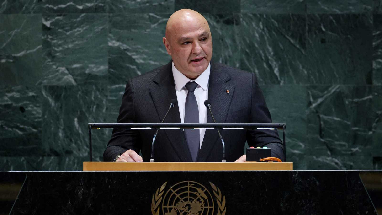 عون: أتحدث عن السلام هنا وبعض أهلي يُقتلون