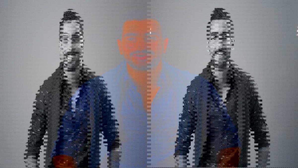 محكمة مصرية توقف قرار منع محمد الشرنوبي من الغناء