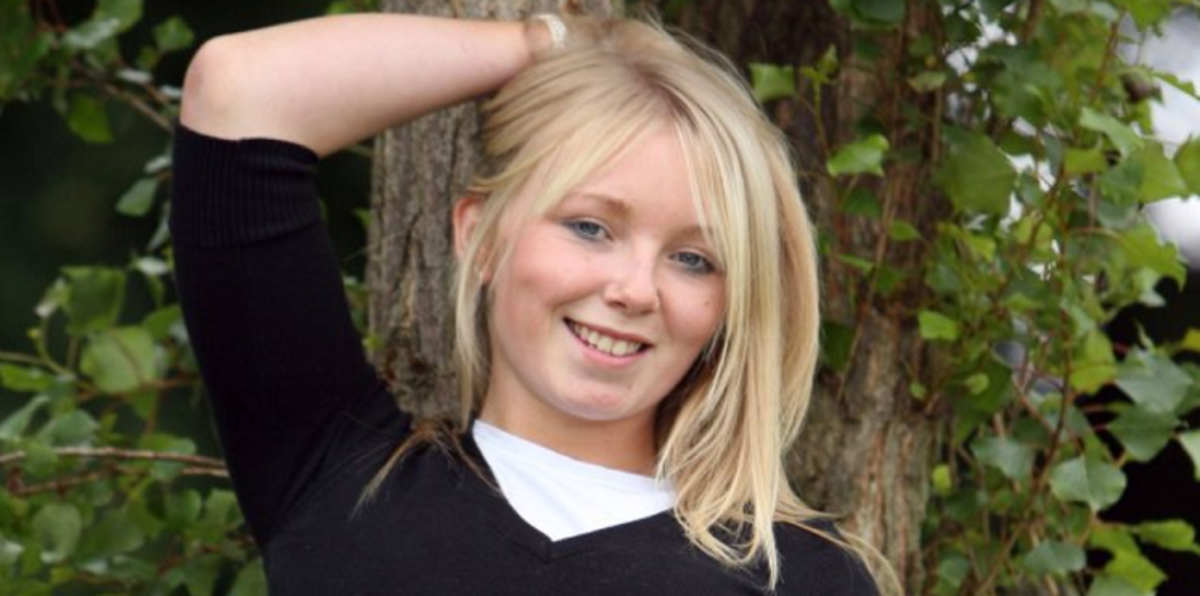 عارضة الأزياء البريطانية ماينرز في قبضة الشرطة بتهمة الإرهاب ( صورة)