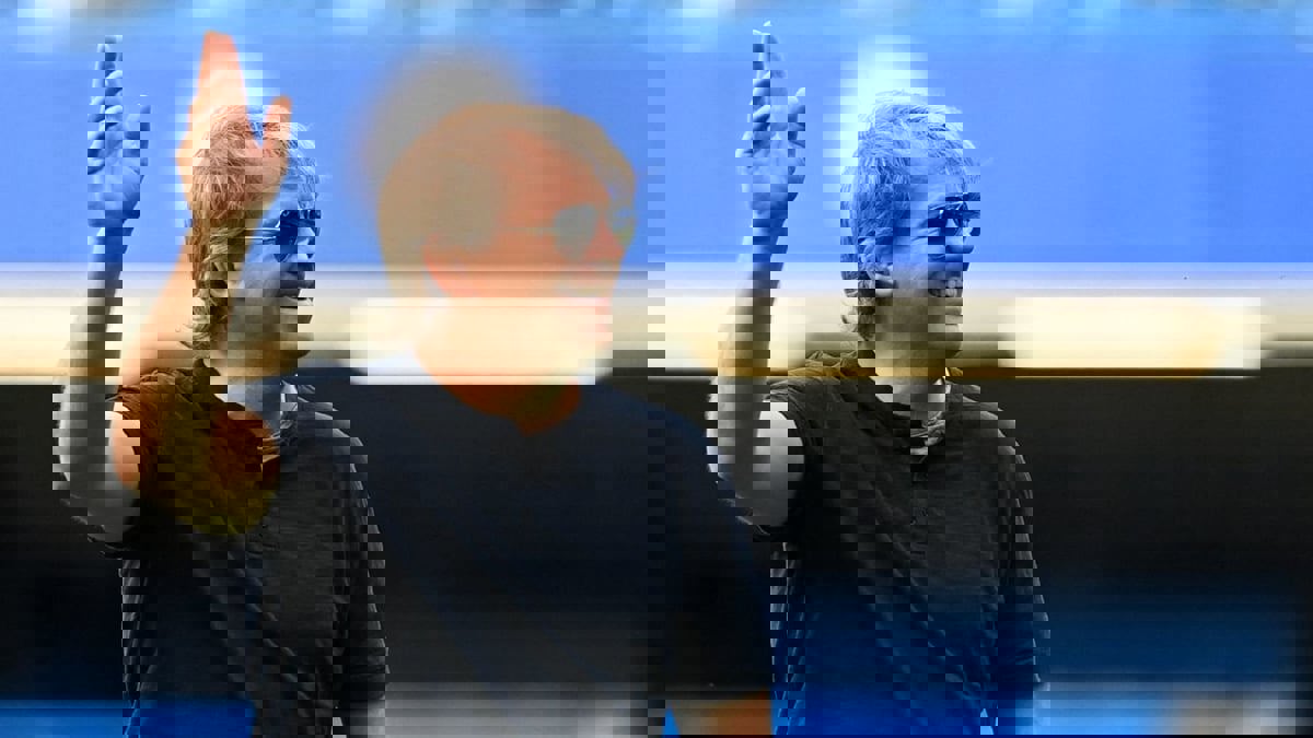 أبراموفيتش يكمل إجراءات بيع تشيلسي إلى تحالف بقيادة  تود بويلي