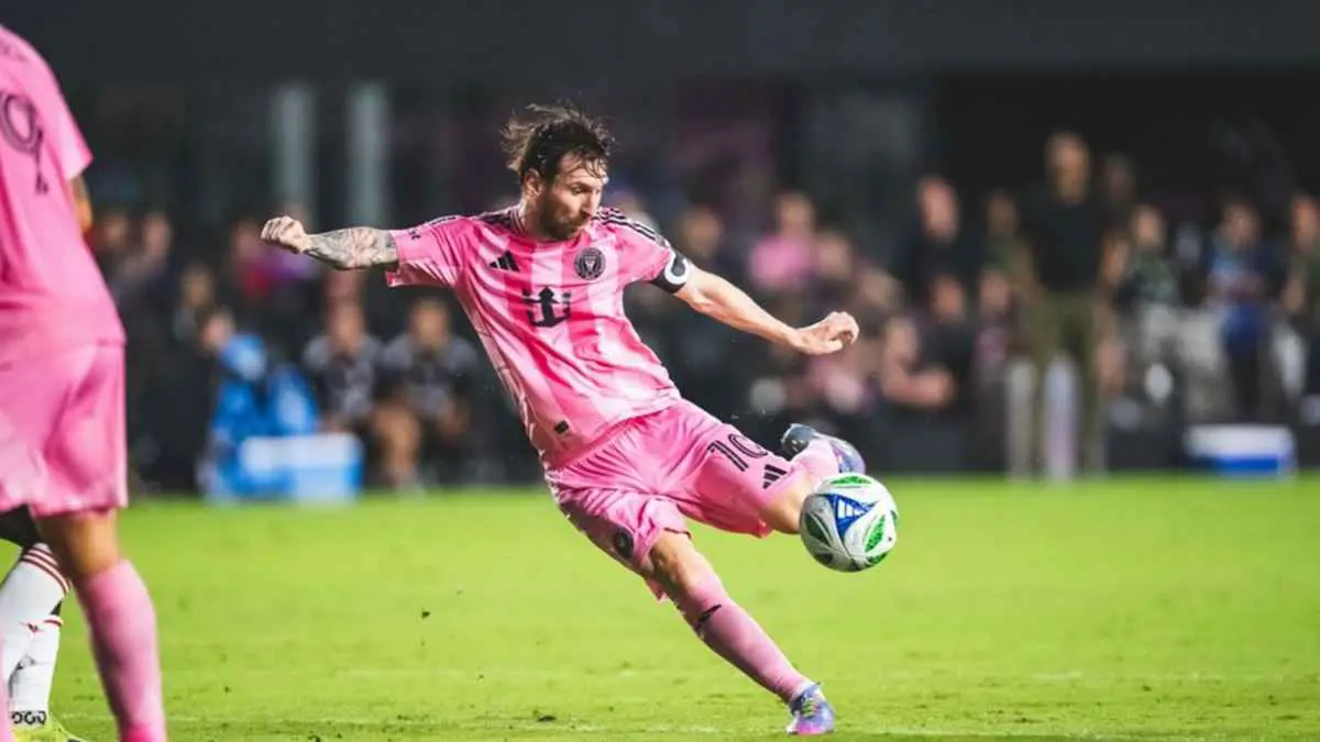 90 دقيقة بـ20 ألف دولار.. جنون ميسي يصيب الكنديين