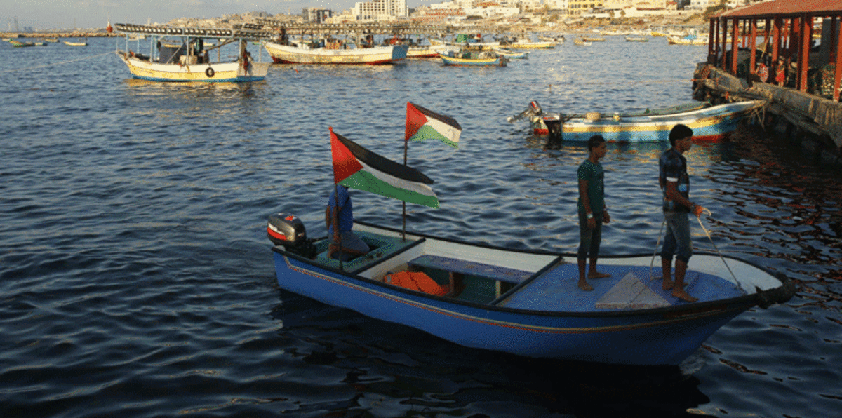 زوارق إسرائيلية تستهدف صيادين جنوب قطاع غزة