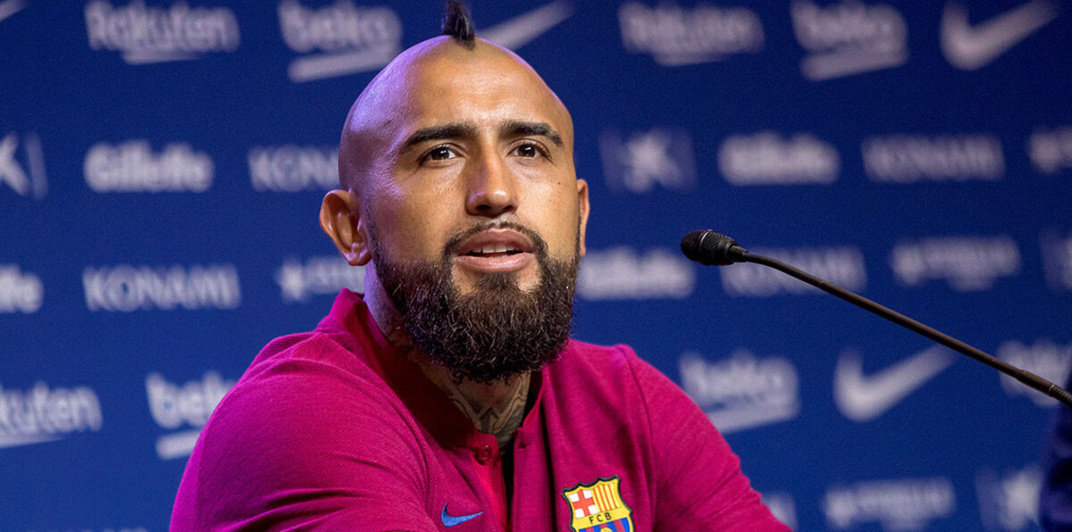 فيدال: ميسي أفضل لاعب في التاريخ 