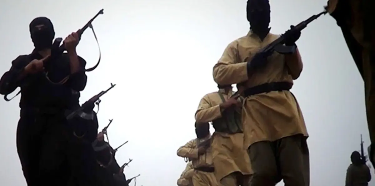 داعش ينظّم استعراضًا عسكريًا في الحويجة العراقيّة 