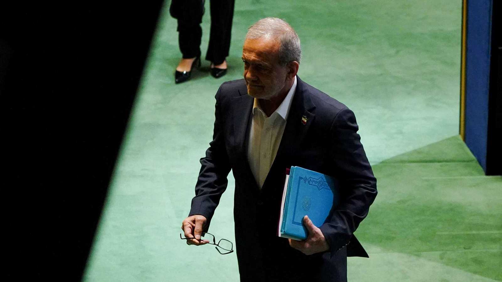 بزشكيان: مسار تعزيز العلاقات مع "الترويكا" لم يحقق النتائج المرجوة