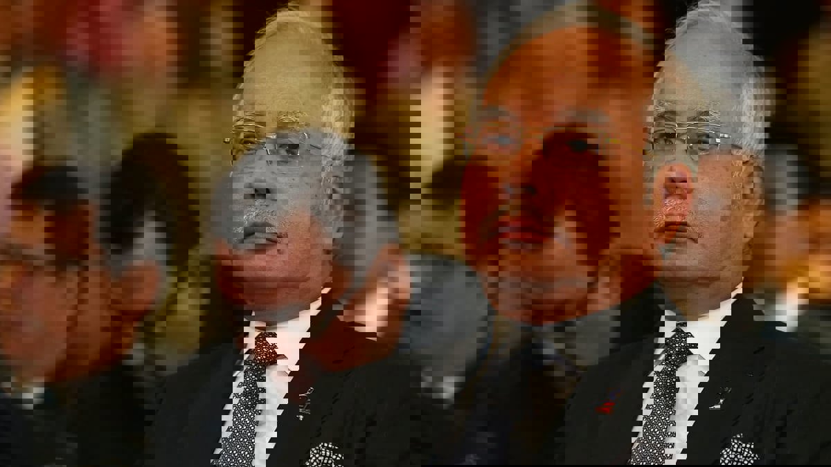 محامو رئيس وزراء ماليزيا السابق نجيب عبد الرزاق يسعون لإعادة محاكمته