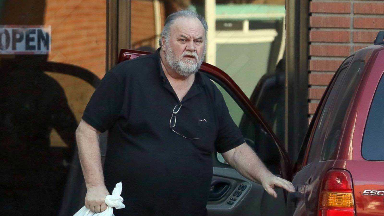 والد ميغان ماركل "محاصر" بعد زلزال الفلبين وابنته تطلب المساعدة