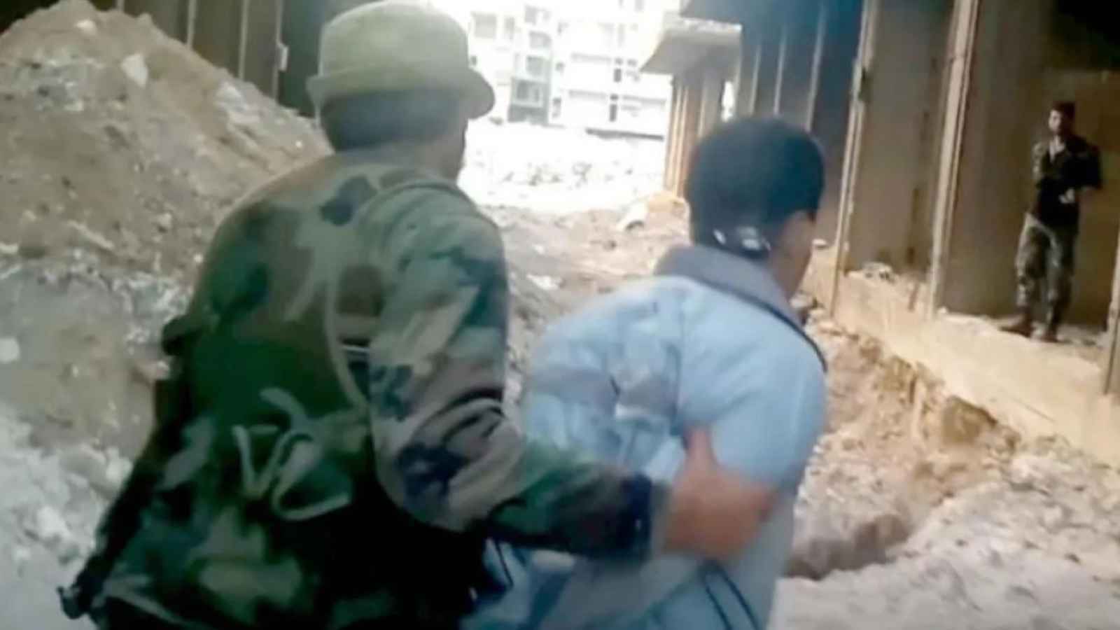 بعد اعتقال متورّط جديد بمجزرة التضامن.. ما مصير المتهم الرئيس؟