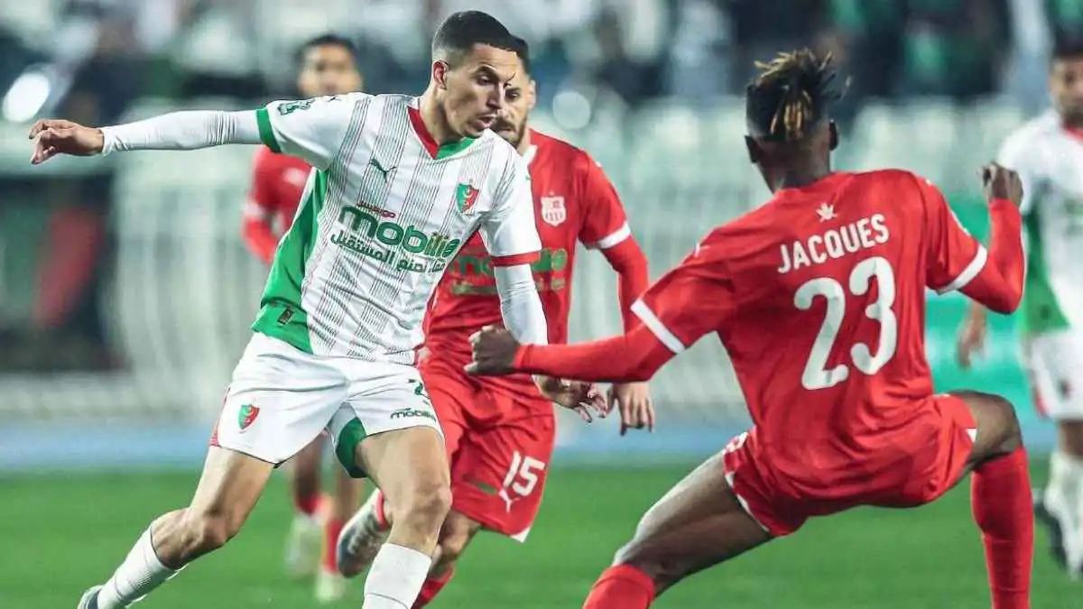 روزنامة الدوري الجزائري تسفر عن صدام قوي في الافتتاح بين المولودية وبلوزداد