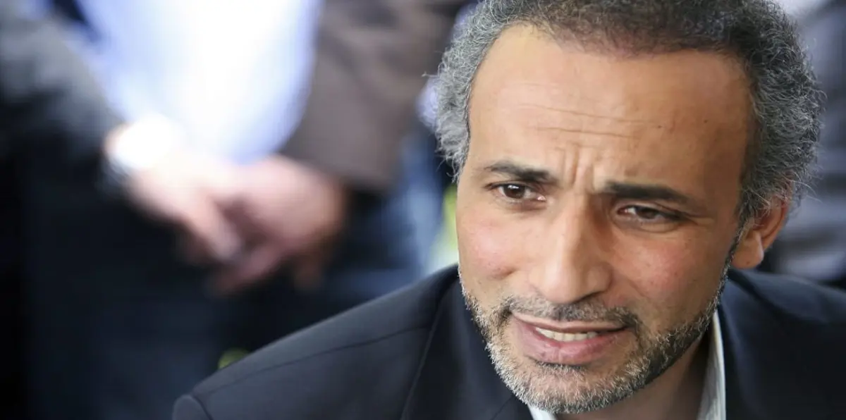 طارق رمضان يدلي بأول تصريح له منذ اعتقاله بتهمة الاغتصاب (فيديو)