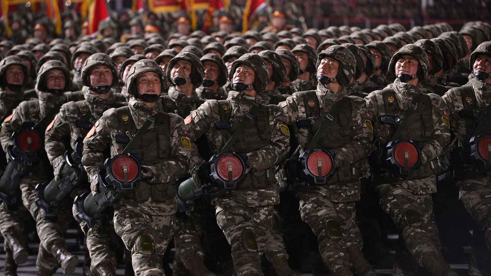 جنود كوريون يشاركون قريبا في عرض عسكري بموسكو