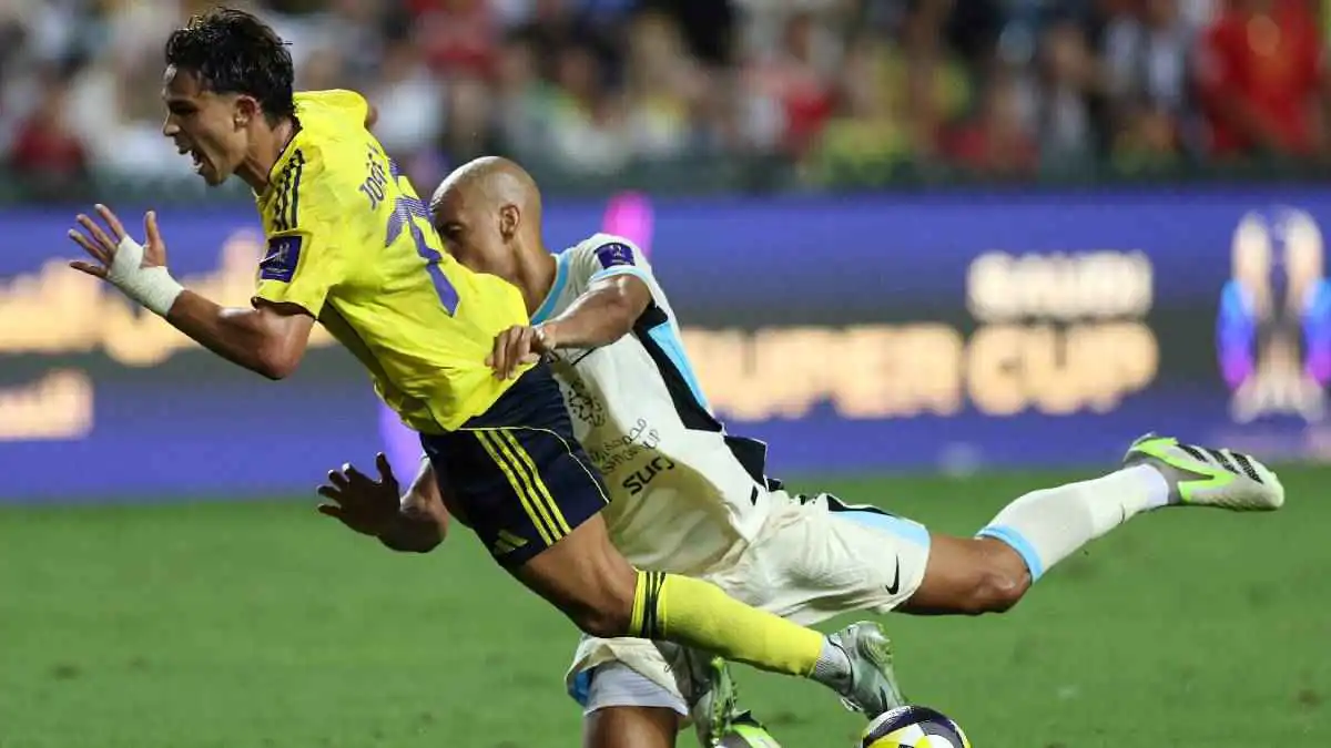 ضياع تكتيكي.. أكثر لاعب أثار استياء جمهور الاتحاد السعودي أمام النصر