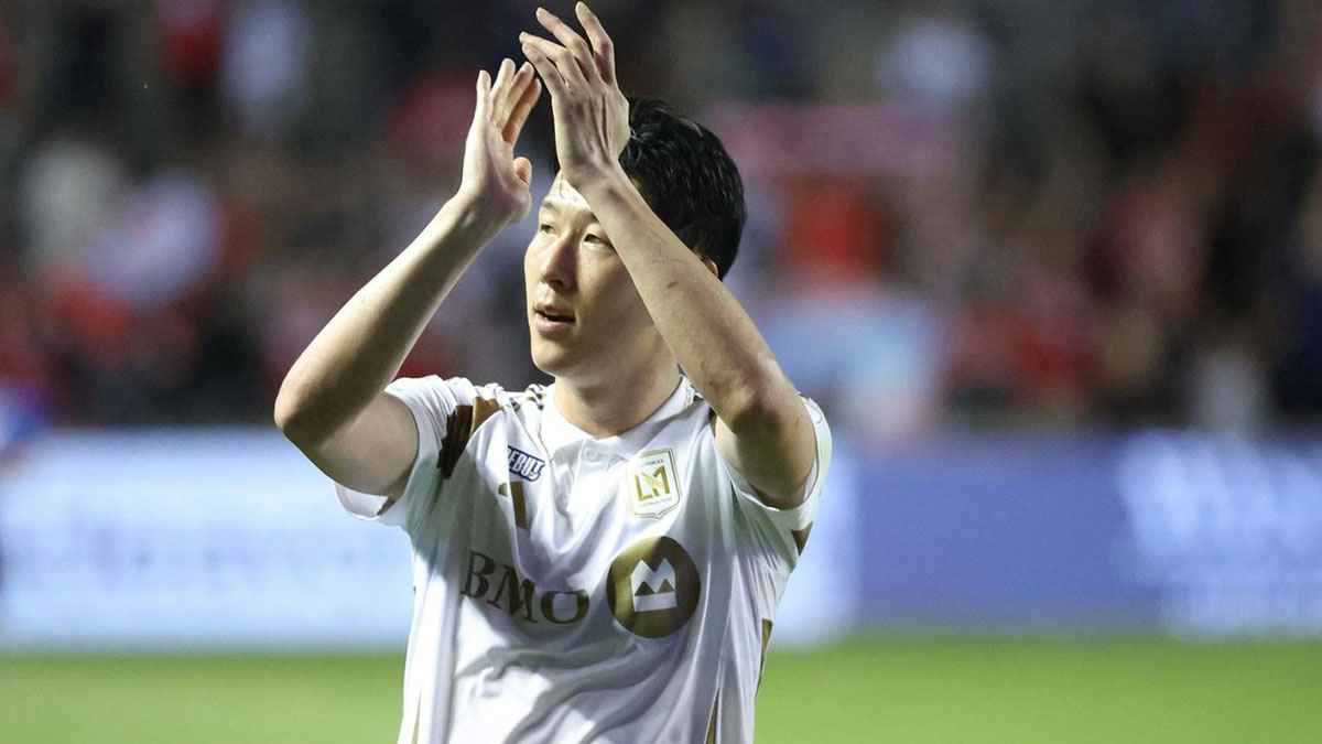 أرقام لا تصدق.. سون يوجه "ضربة موجعة" لكريستيانو رونالدو وميسي