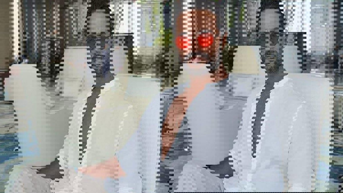 مصدر مقرب من كريم فهمي يكشف تطورات وضعه الصحي