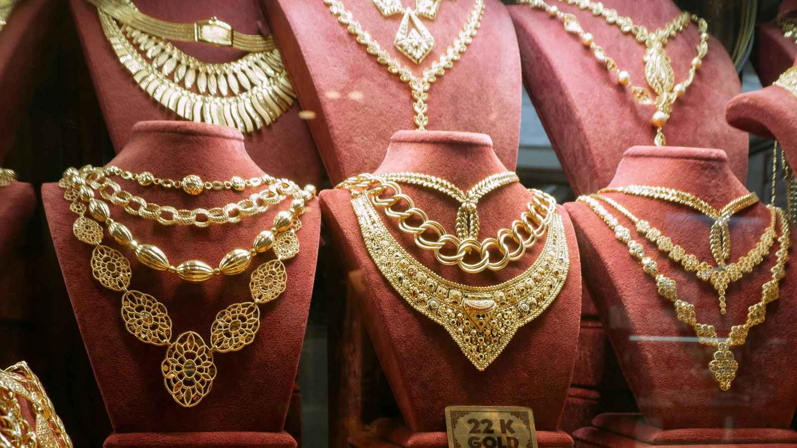 المغرب.. توقيف لصوص سرقوا محل مجوهرات بأسلوب "هوليوودي"