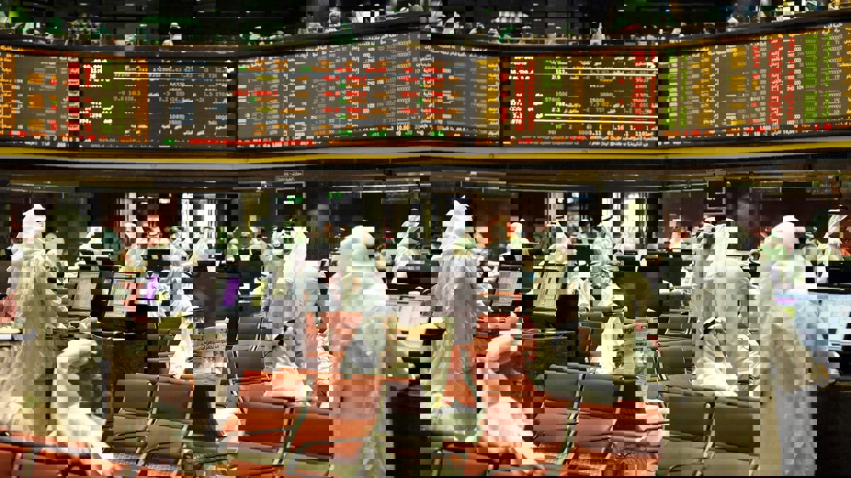 تباين بورصات الخليج الرئيسة في التعاملات المبكرة