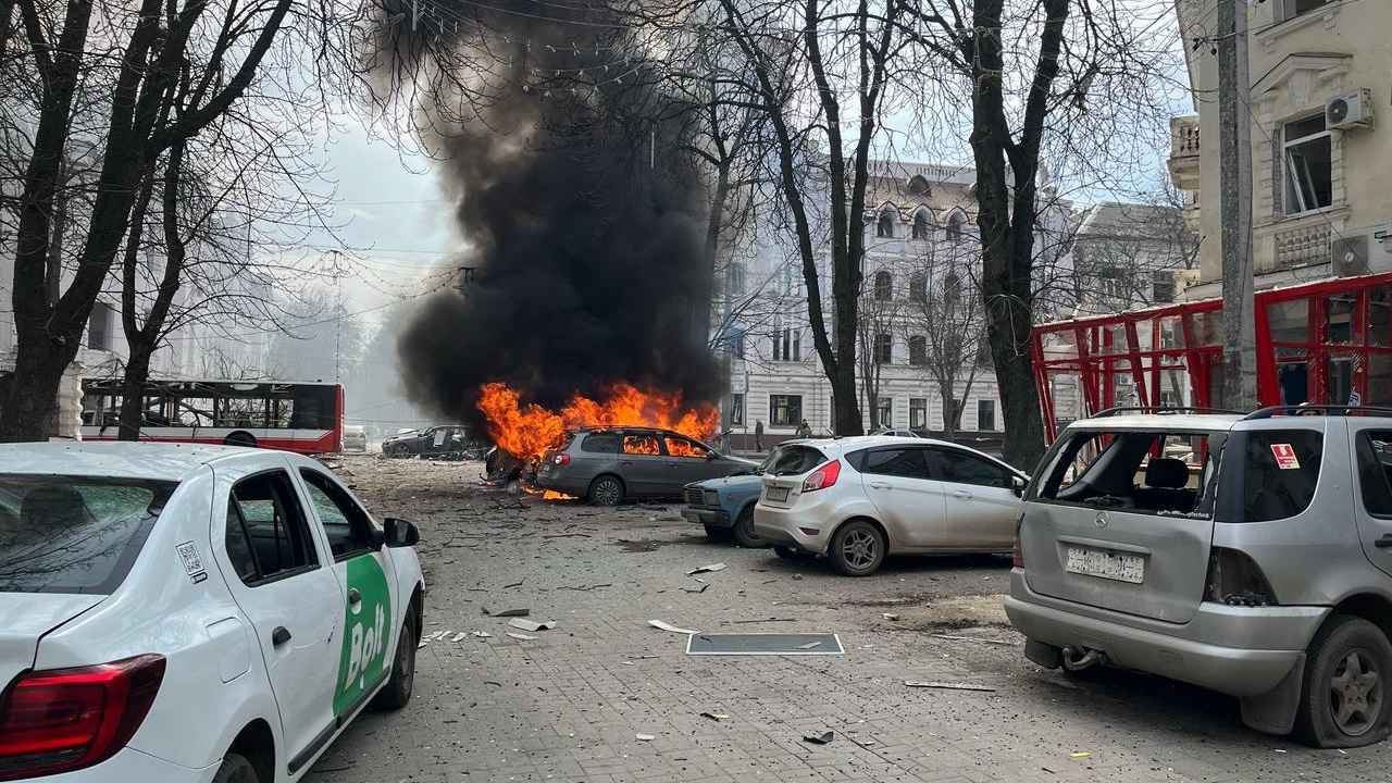 زيلينسكي: "عشرات القتلى والجرحى" إثر هجوم روسي بصاروخ بالستي