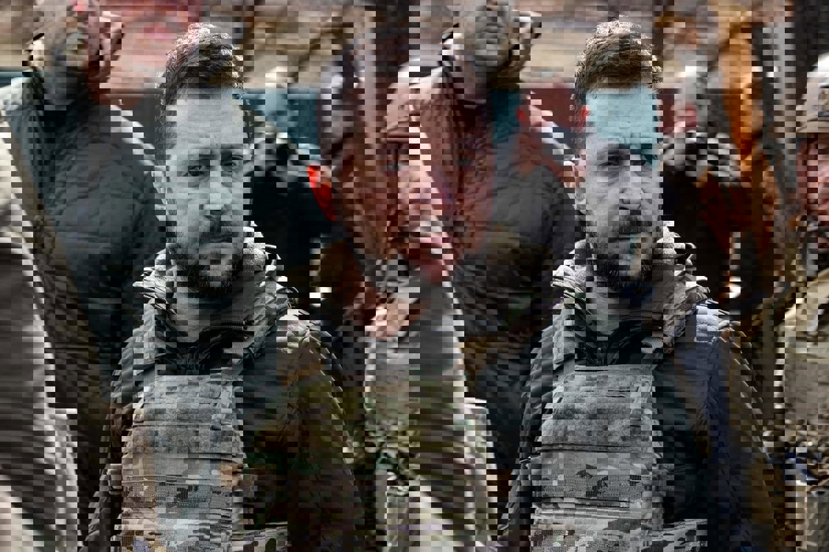 بسبب وقائع فساد.. زيلينسكي يُقيل  المسؤولين عن التجنيد العسكري 