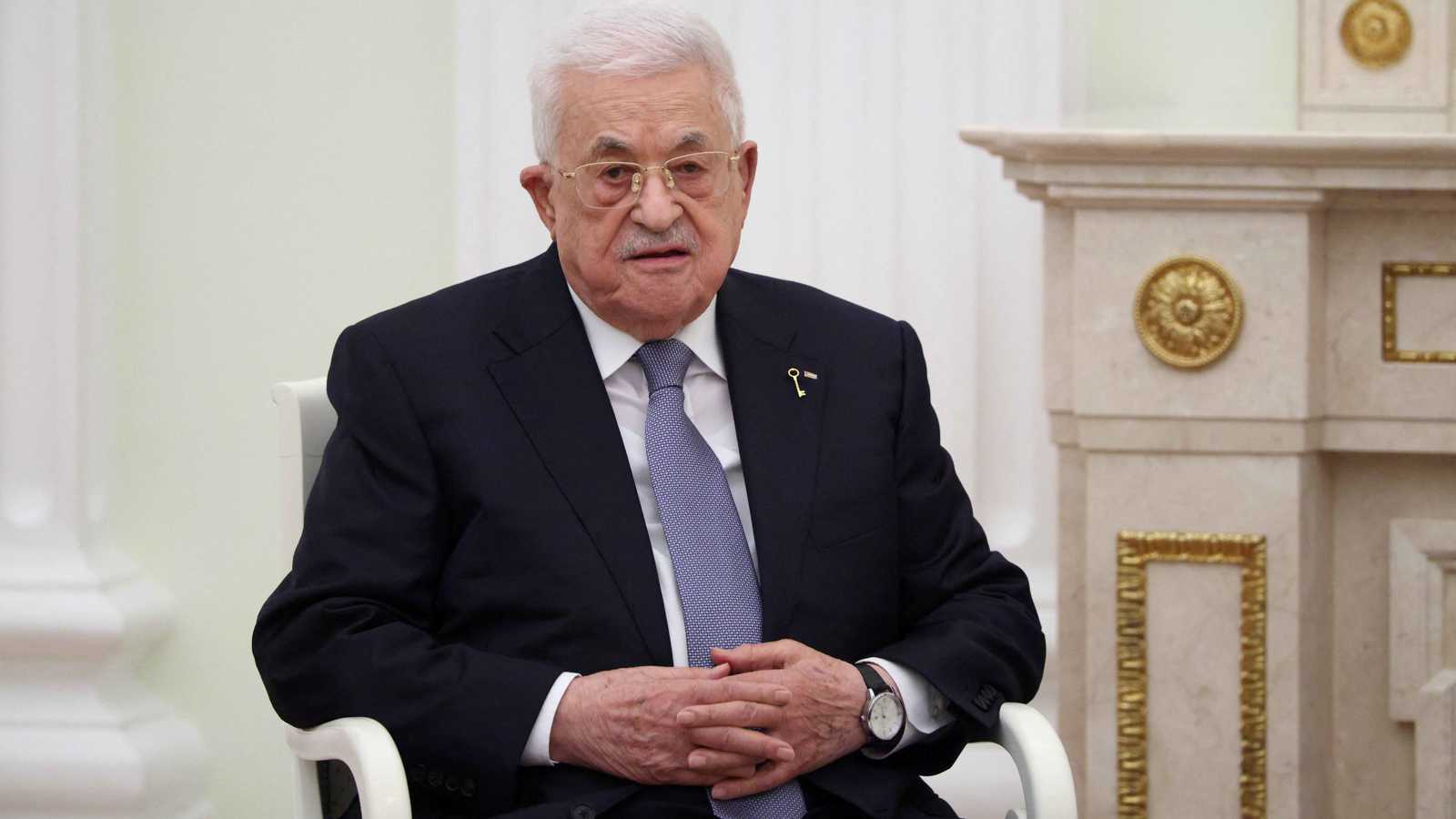 وسط مقاطعة وانقسام عميق.. عباس يطرح مسودة دستور فلسطين