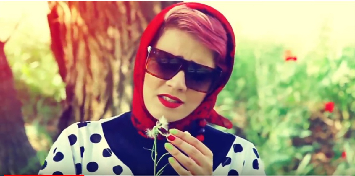 مغنيات إيرانيات يخلعن الحجاب ويظهرن بتسريحات جريئة (فيديوغرافيك)