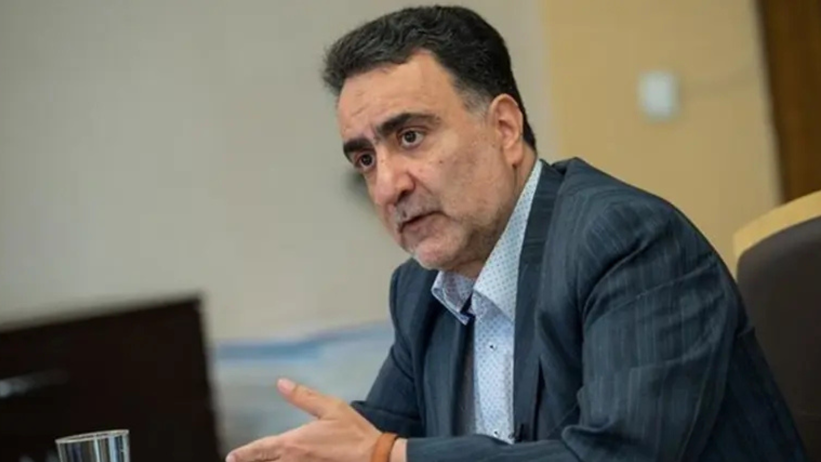 إيران.. السجن 6 سنوات لناشط سياسي بتهمة "التحريض على النظام"