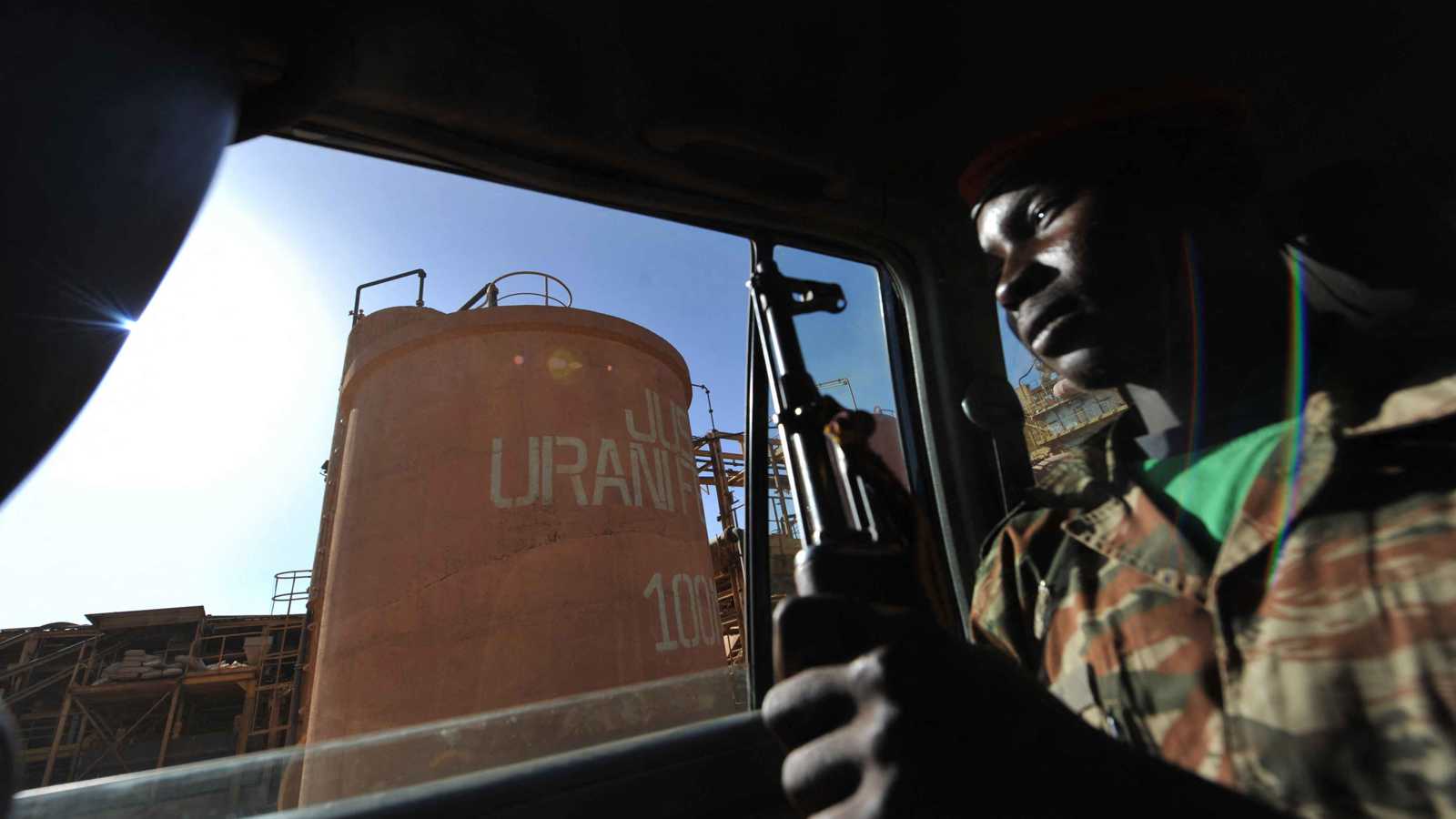 تحقيق يكشف الخبايا.. ما مصير 1000 طن من اليورانيوم في النيجر؟