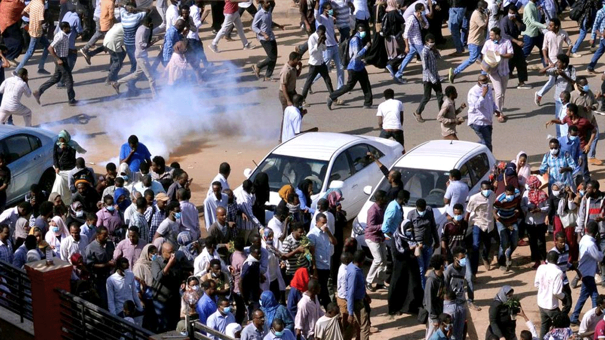 السودان.. اشتباكات بين قوات الأمن ومحتجين في الخرطوم وأم درمان