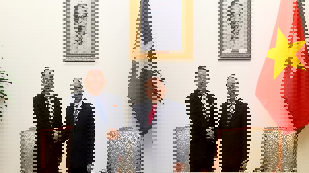 وزير خارجية كوريا الشمالية يؤكد من بكين التزام بلاده بنزع السلاح النووي