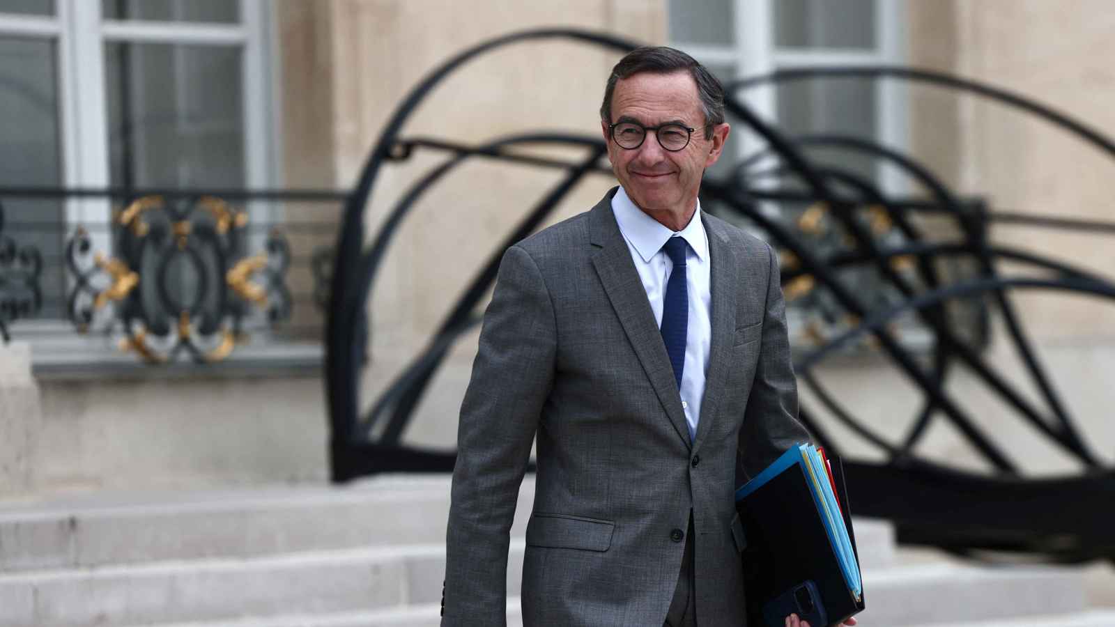 الهجرة على المحك.. فرنسا ترفض مبدأ "المغادرة الطوعية"