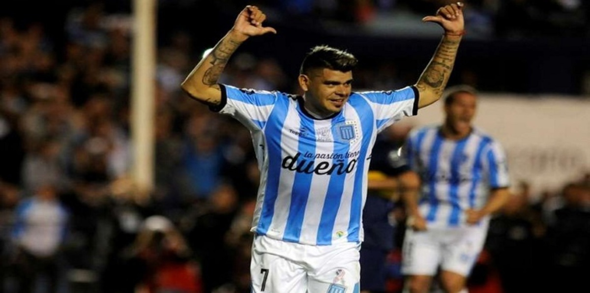 الهلال السعودي ينفي اقترابه من ضم الأرجنتيني غوستافو