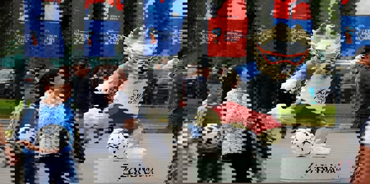 مواطنون روس منزعجون بسبب حياتهم "خلف الأسوار مثل حدائق الحيوان" خلال كأس العالم