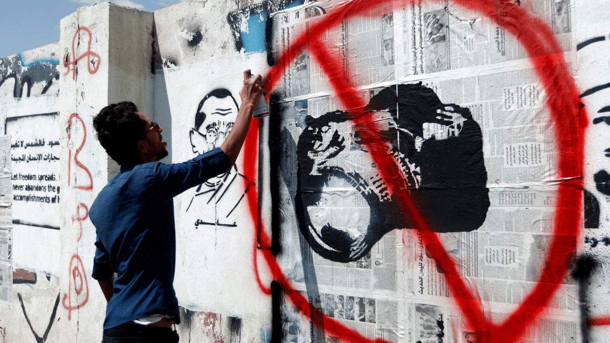 الإرياني: الحوثي يمارس بحق الصحفيين أبشع صنوف الإرهاب