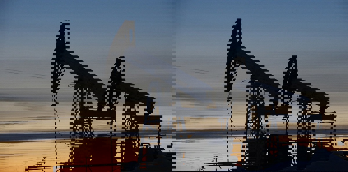 اعتراض السعودية صاروخًا حوثيًا يرفع النفط لأعلى مستوى منذ 2014