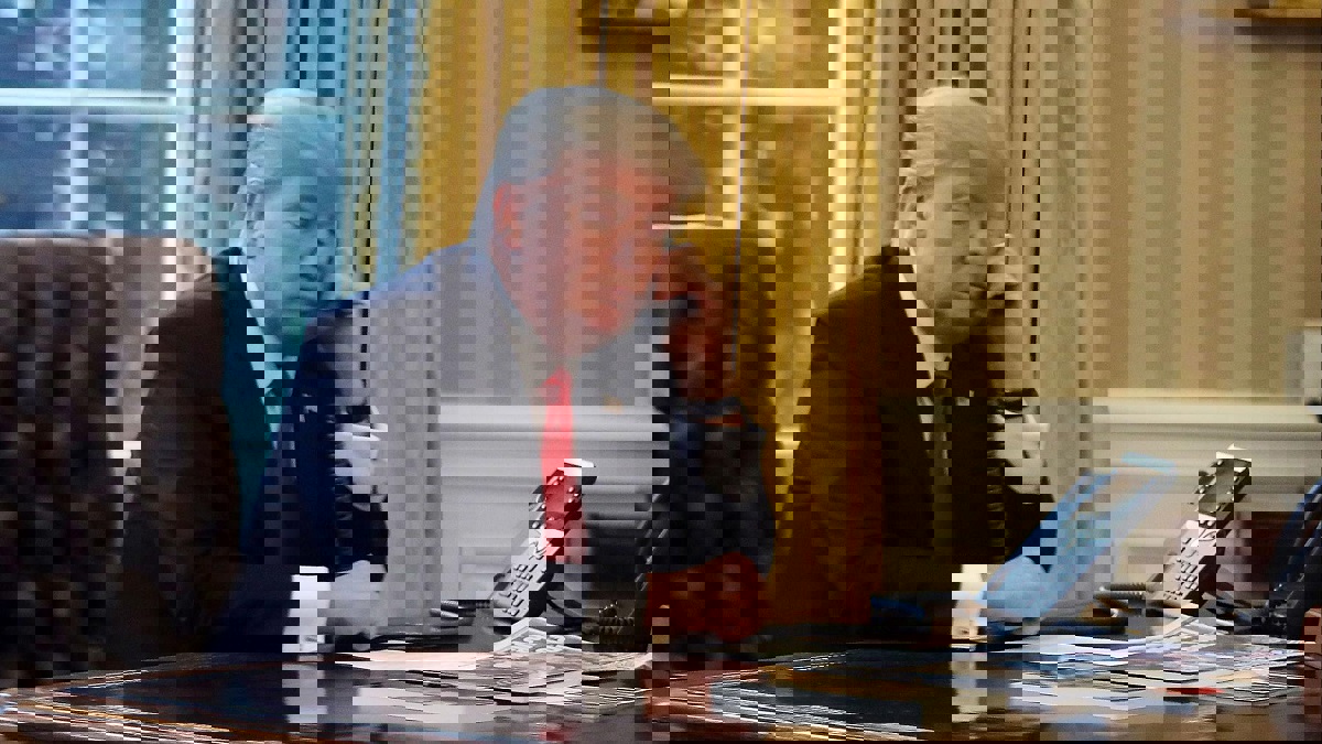 ترامب طلب من الرئيس الأوكراني إجراء تحقيق في شأن بايدن