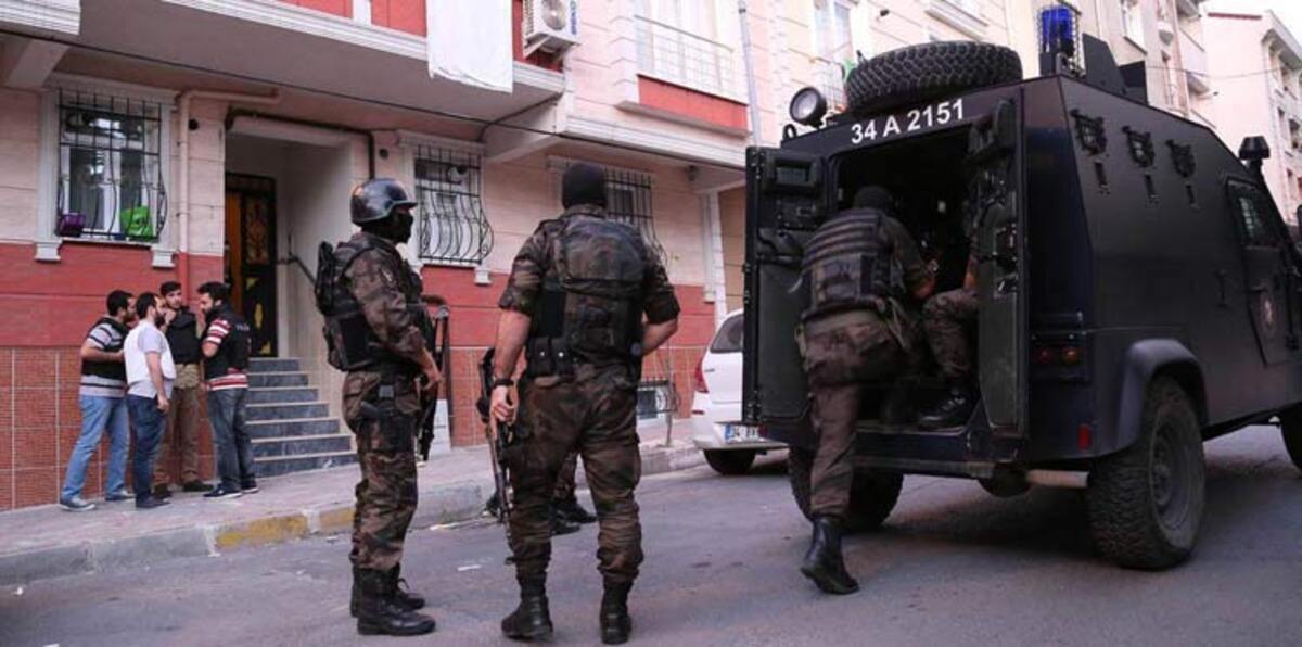 تركيا توقف 4 أشخاص لاتهامهم بالتخطيط لعمل إرهابي