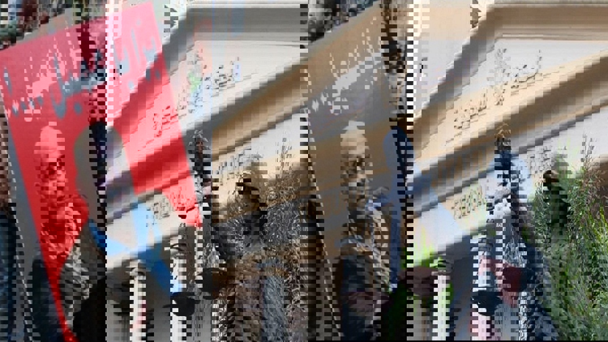 لبنان.. تنحي رئيس المحكمة العسكرية إثر انتقادات لقراره الإفراج عن عامر الفاخوري