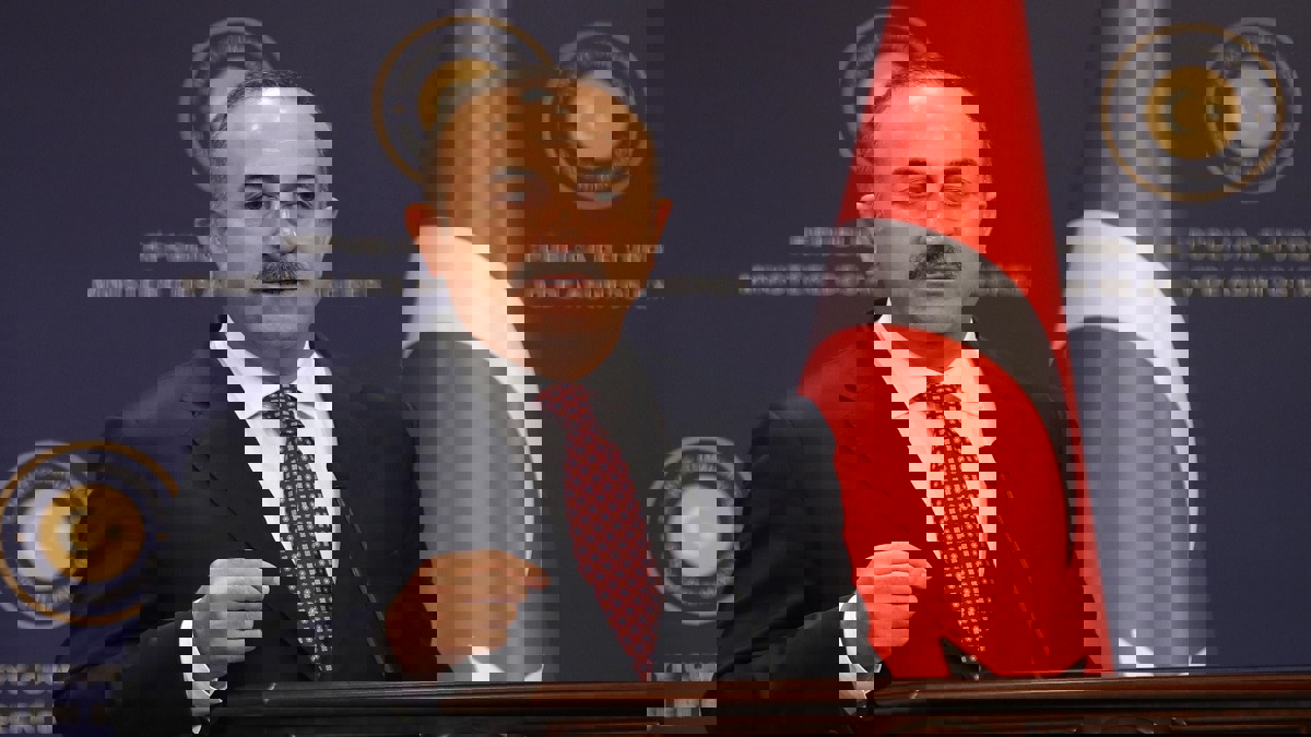 جاويش أوغلو يطالب حلفاء تركيا بعدم التدخل في شرائها للأسلحة