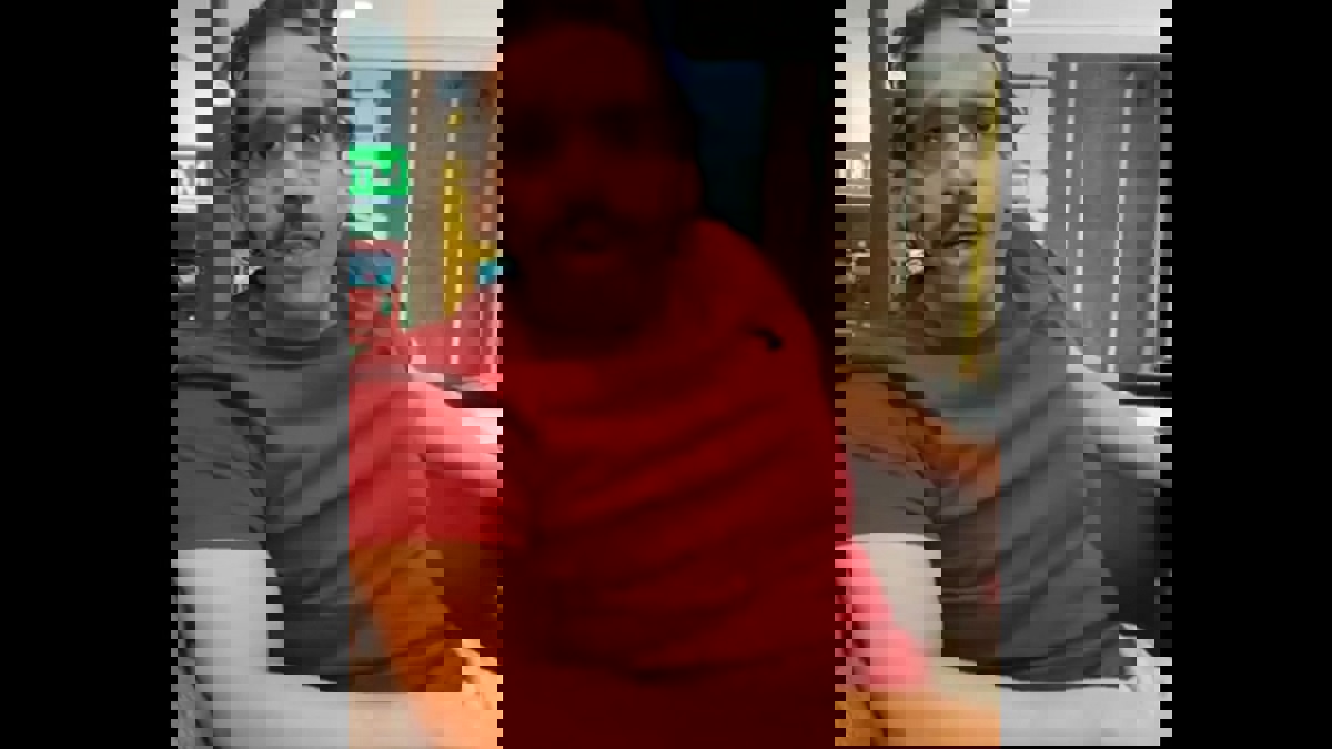 الشاعر القطري "ابن الذيب" ينعى قاسم سليماني ويمجد خامنئي (فيديو)