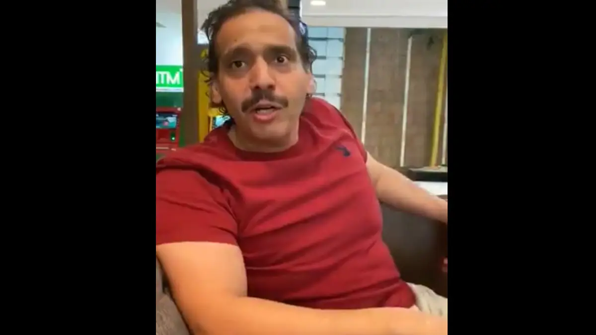 الشاعر القطري "ابن الذيب" ينعى قاسم سليماني ويمجد خامنئي (فيديو)