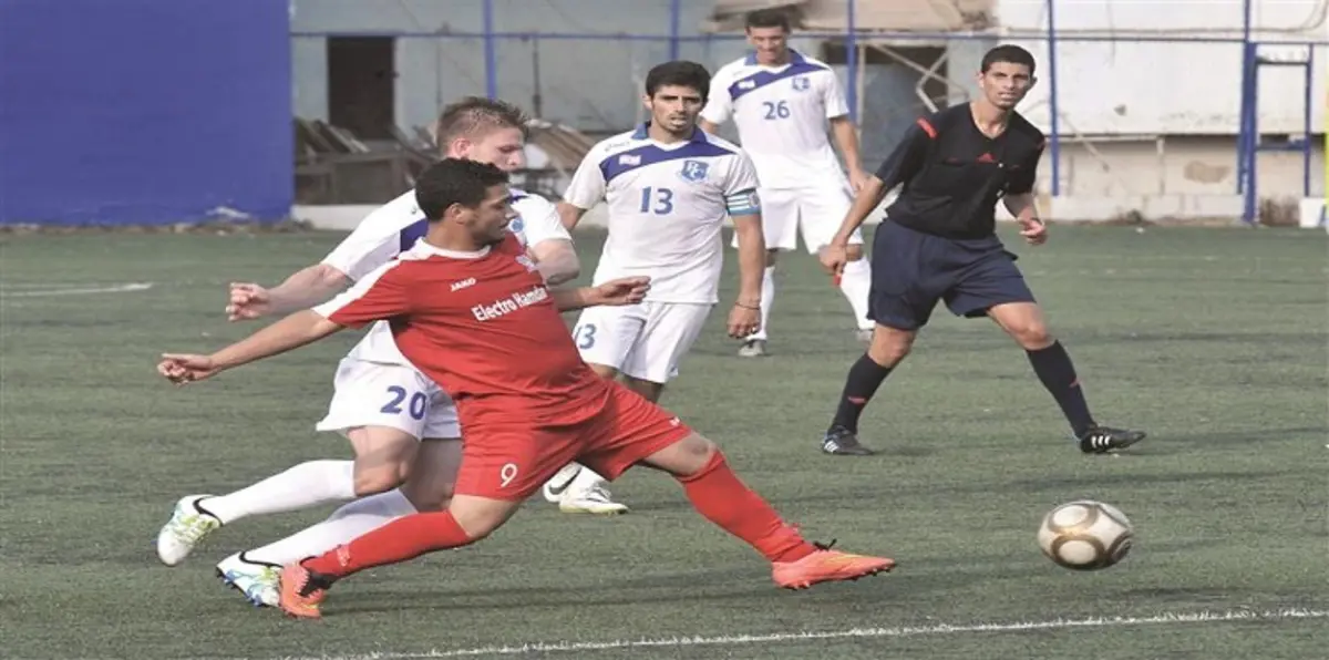 اعتداء جماعي على حكام مباراة في الدوري اللبناني (فيديو)