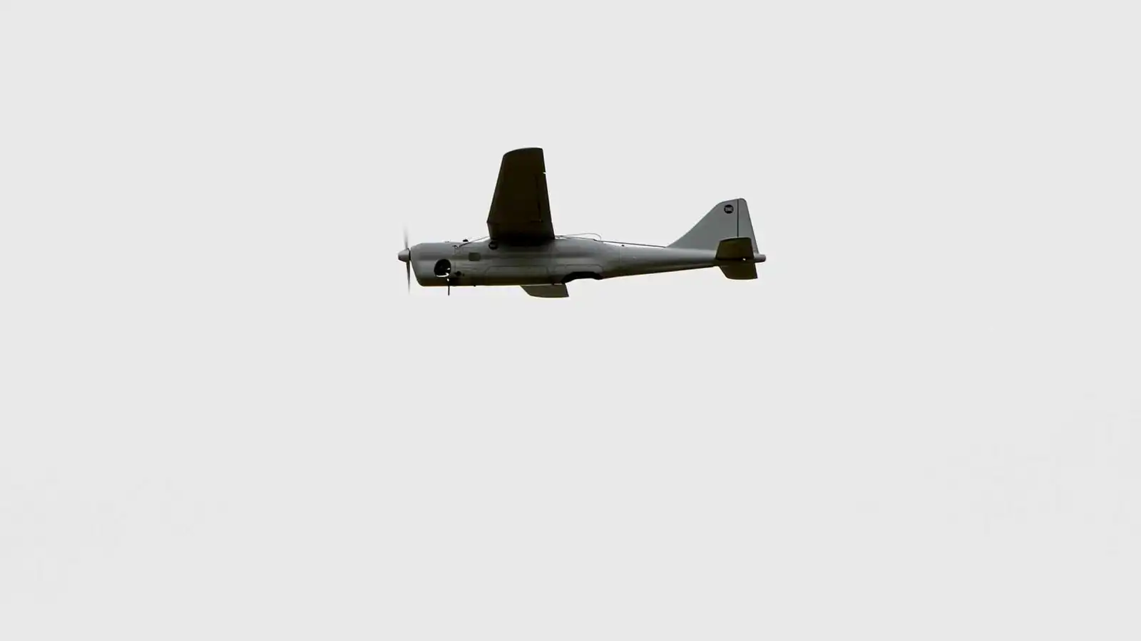 الخنجر والطلاء الأحمر.. أسلحة إسرائيلية جديدة لإسقاط مسيَّرات حزب الله