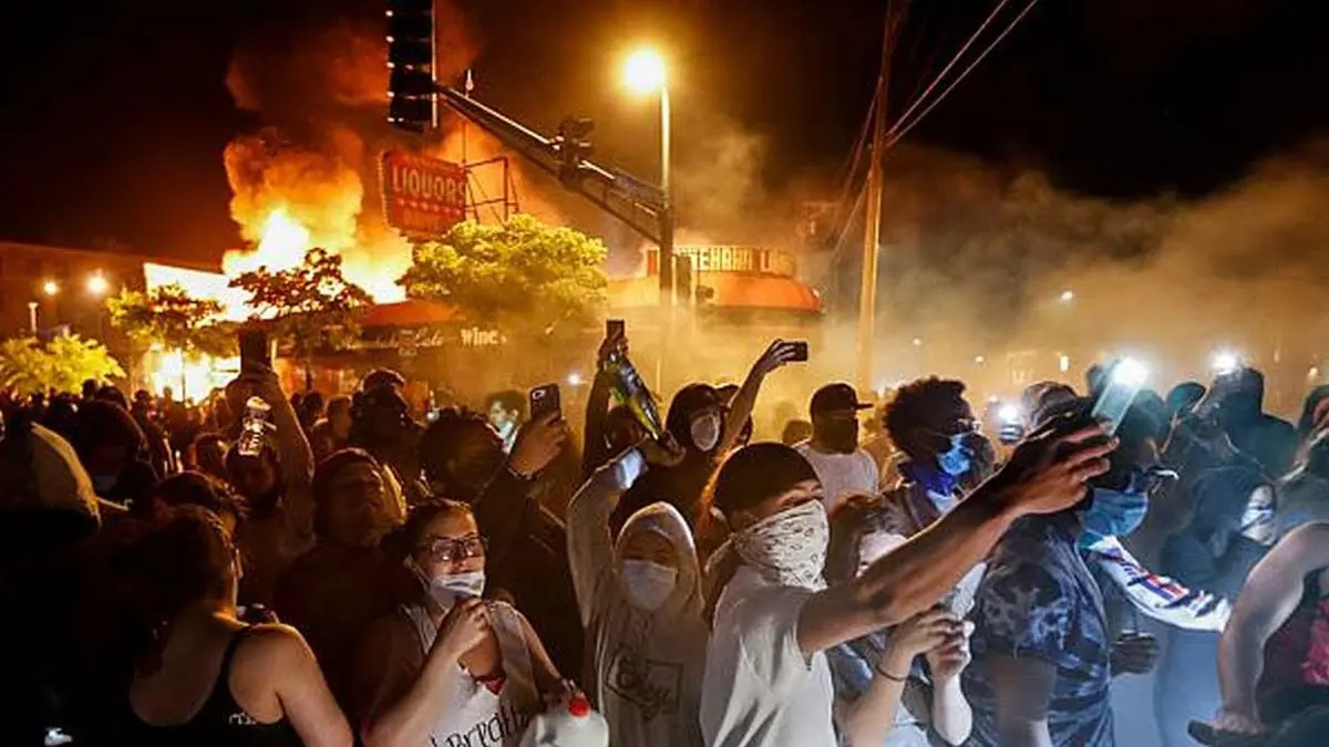 أمريكا .. اتهام شخص بالتحريض على الشغب في مينيابوليس