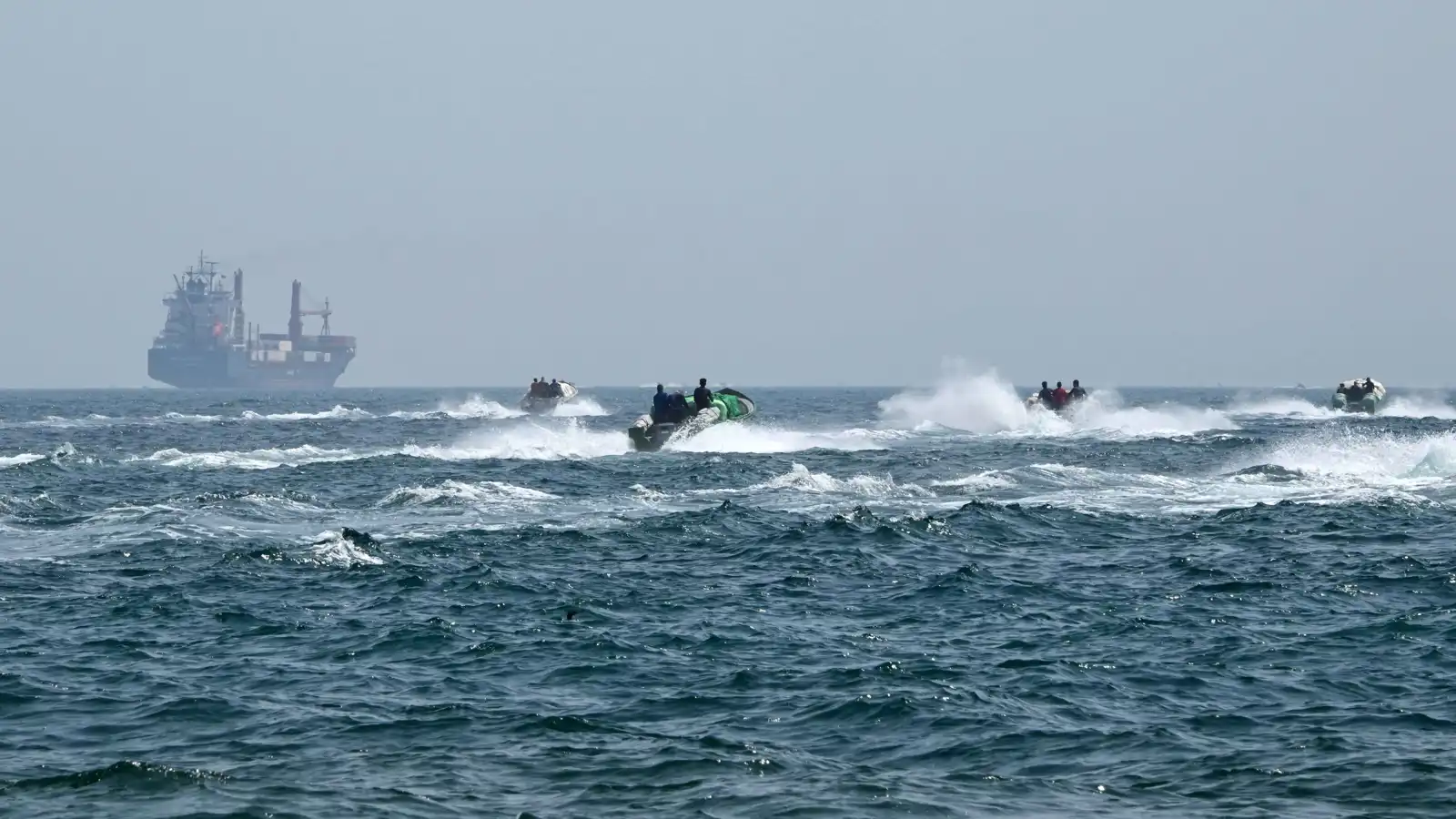 تقرير عبري: المال لا يعرف العداء.. شبكة نتنياهو تستفيد من رسوم هرمز