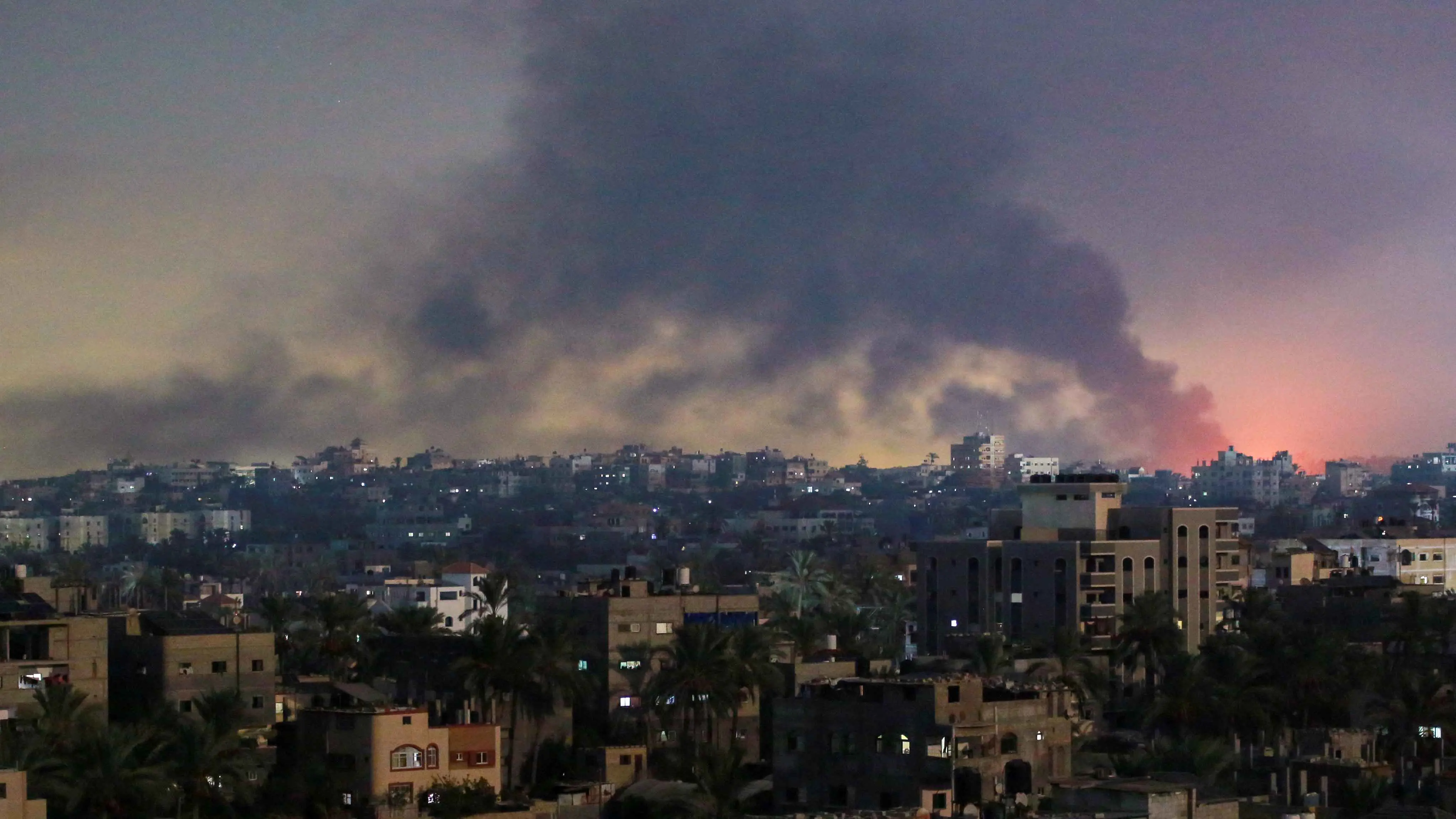 صحيفة عبرية: صفقة الرهائن بصيغتها الراهنة "تسير على هوى السنوار"