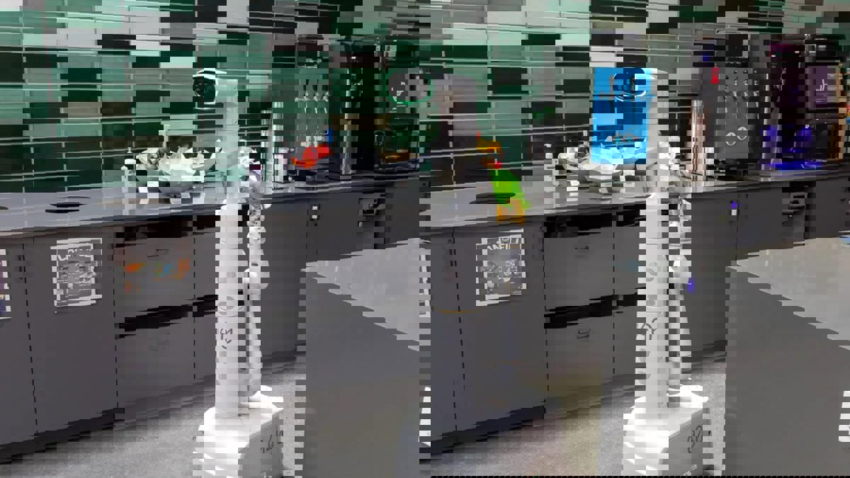 "خادم مطيع وأكثر ذكاء".. "غوغل" تعلن تطوير "روبوتها" المنزلي