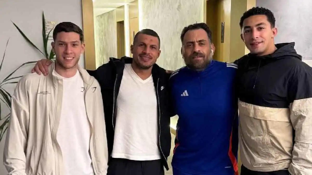 طارق حامد يفجر جدلاً بظهور مفاجئ مع جون إدوارد (صورة)